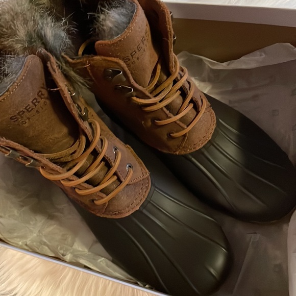 BRAND NEW Sperry Women's White Water Duck Boot - Picture 2 of 12